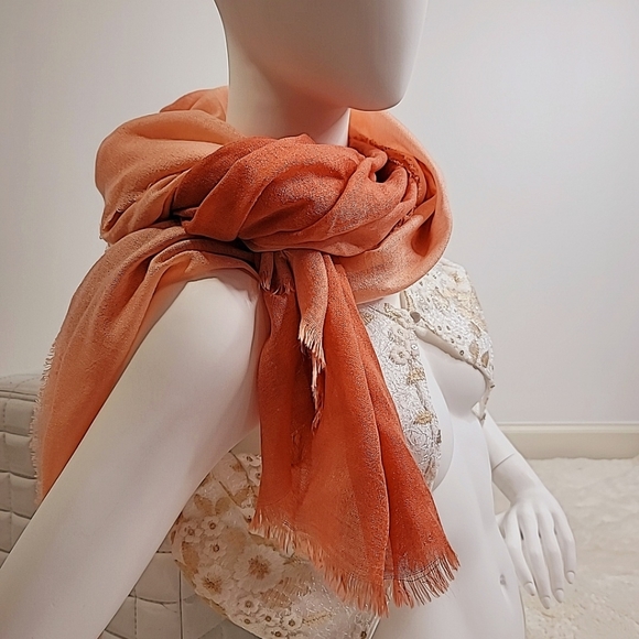 SCARF SOFT/LIGHTWEIGHT in Monochromatic Orange 🍊 - Picture 5 of 10